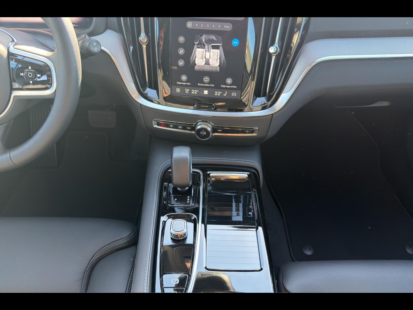 Image VOLVO V60 T6 AWD 180+156ch Plus Style Dark Geartronic 8