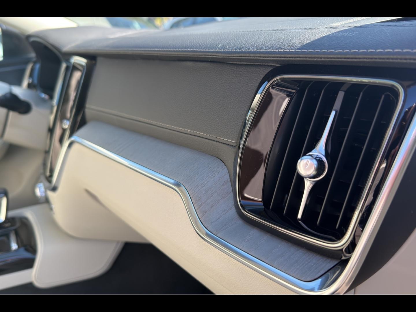 Image VOLVO V60 T6 AWD 253+145ch Ultra Style Chrome Geartronic 8