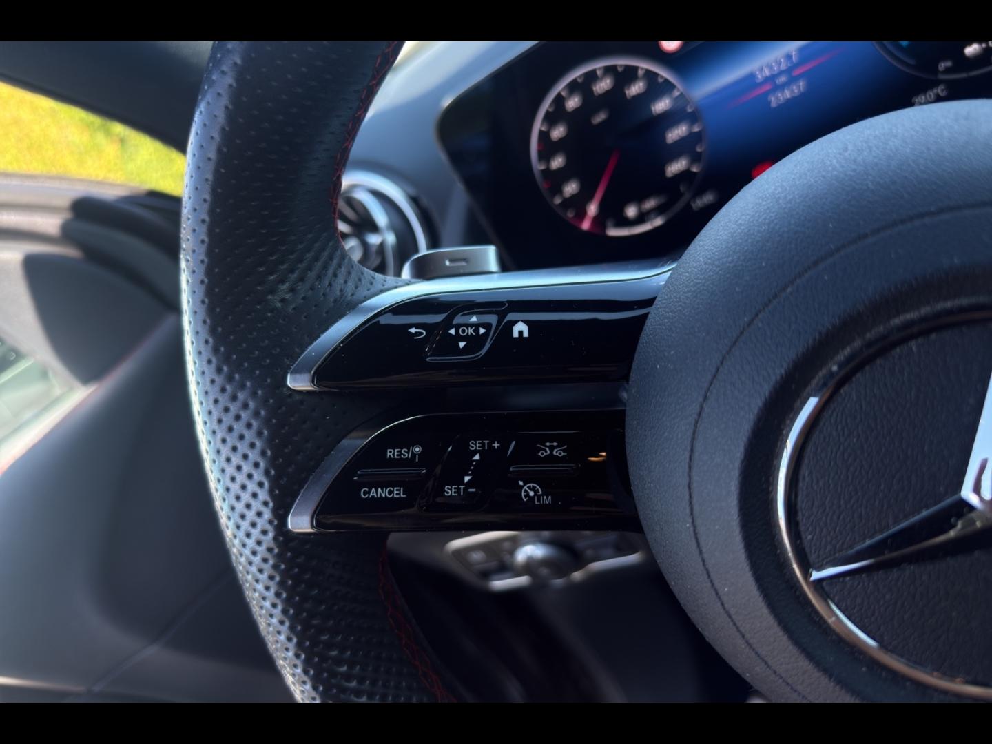 Image MERCEDES-BENZ GLA 250 e 218ch AMG Line 8G-DCT