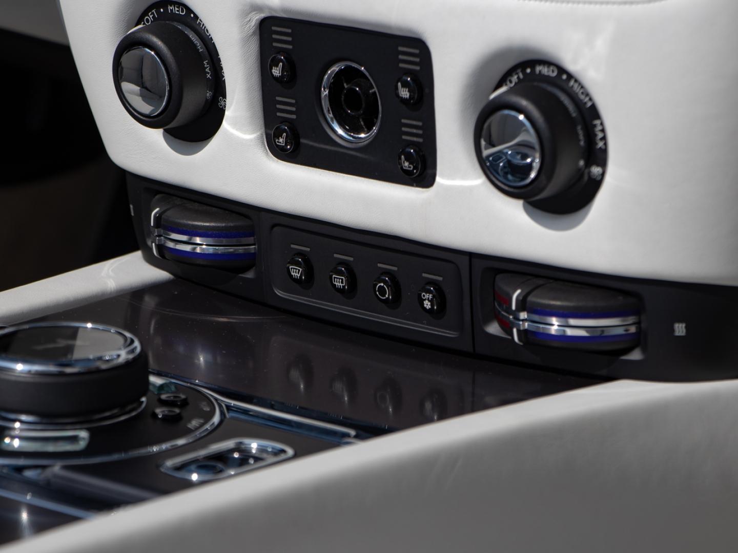 Image ROLLS-ROYCE Dawn V12 6.6 571ch