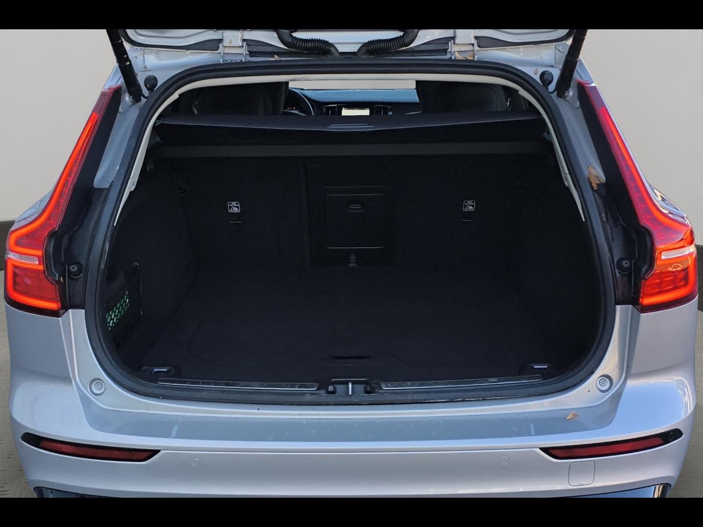 Image VOLVO V60 B4 197ch Plus Style Dark DCT 7