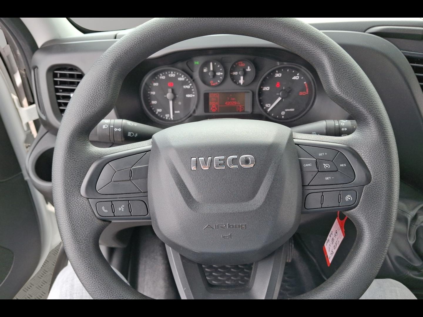 Image IVECO Daily CCb 35C16H empt 4100 3.0 CAISSE HAYON