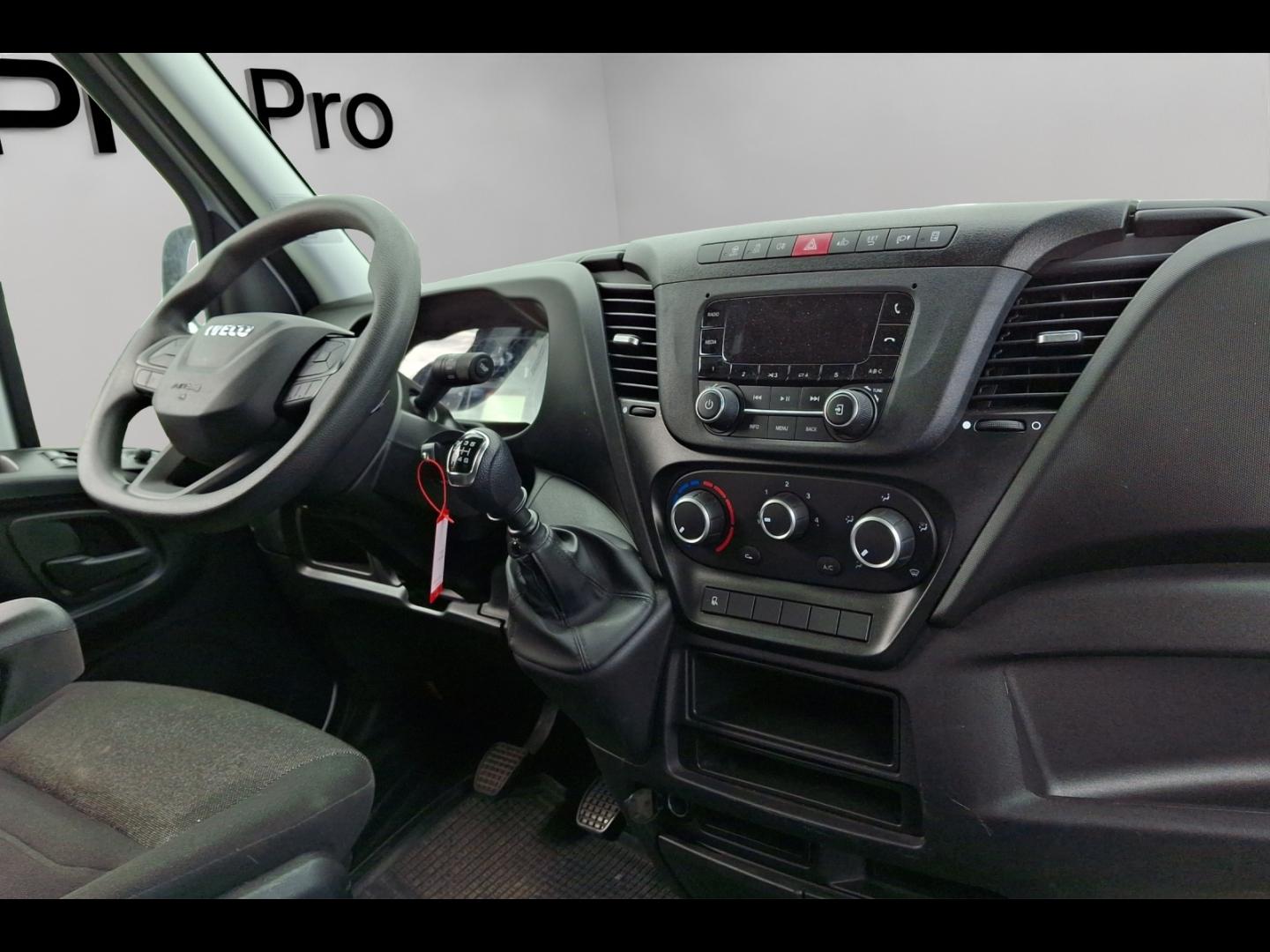 Image IVECO Daily CCb 35C16H empt 4100 3.0 CAISSE HAYON