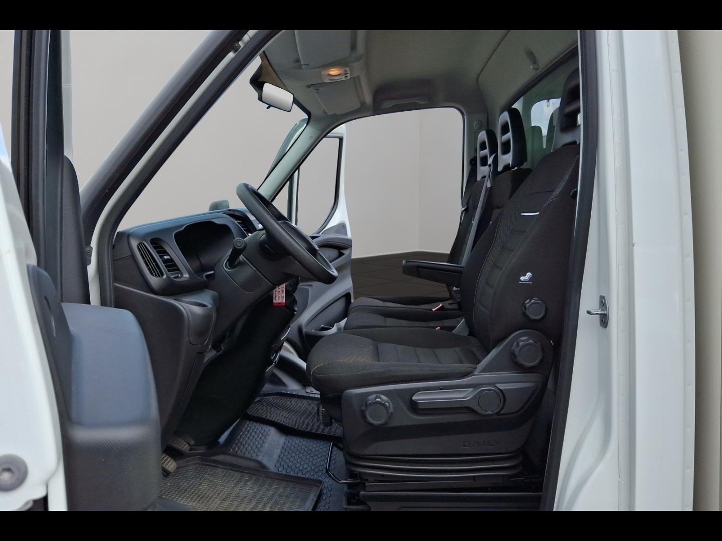 Image IVECO Daily CCb 35C16H empt 4100 3.0 CAISSE HAYON