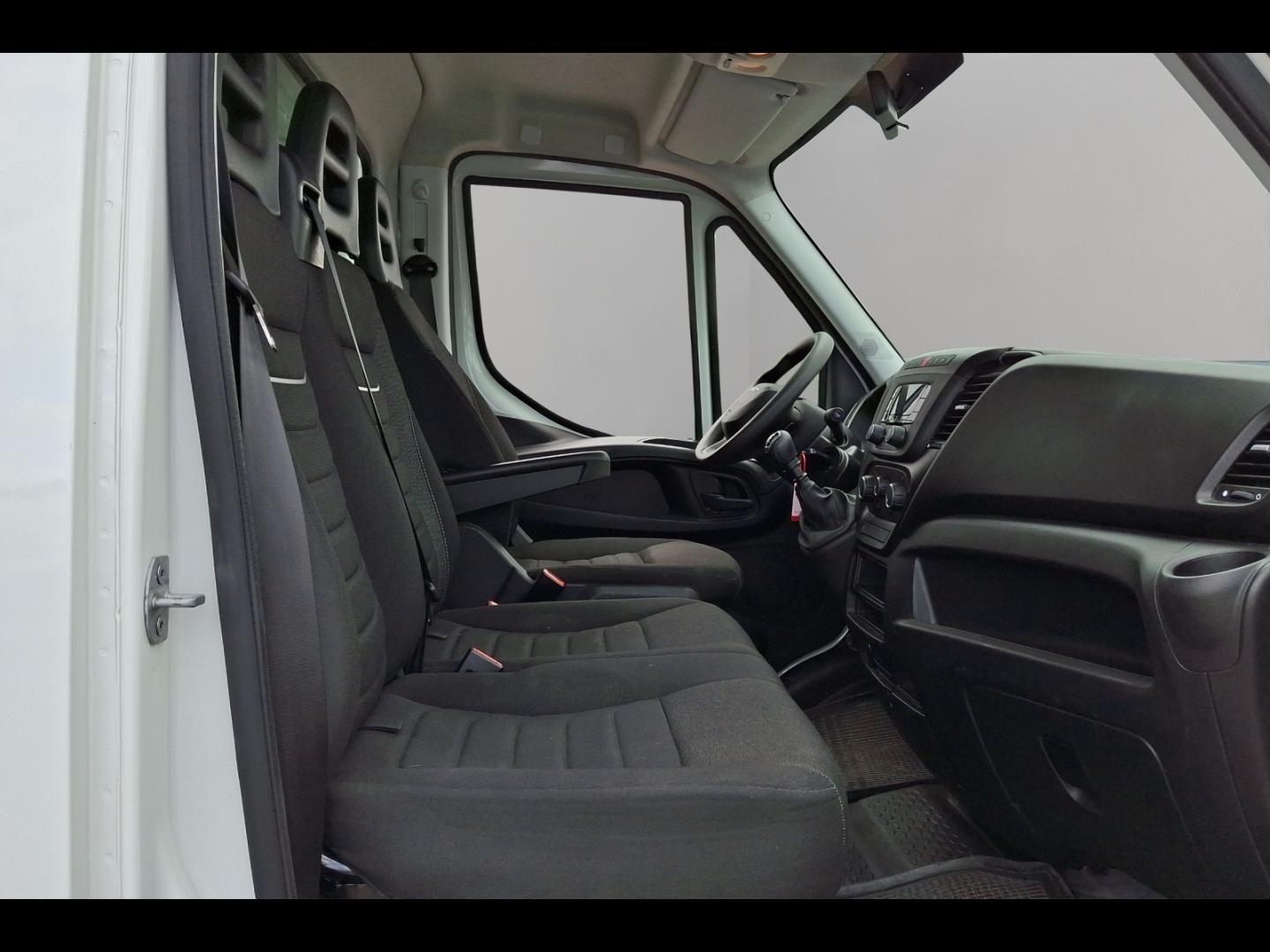 Image IVECO Daily CCb 35C16H empt 4100 3.0 CAISSE HAYON