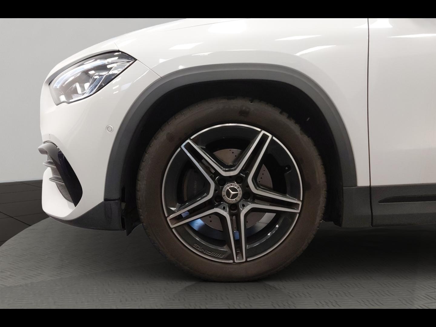 Image MERCEDES-BENZ GLA 200 d 150ch AMG Line 8G-DCT