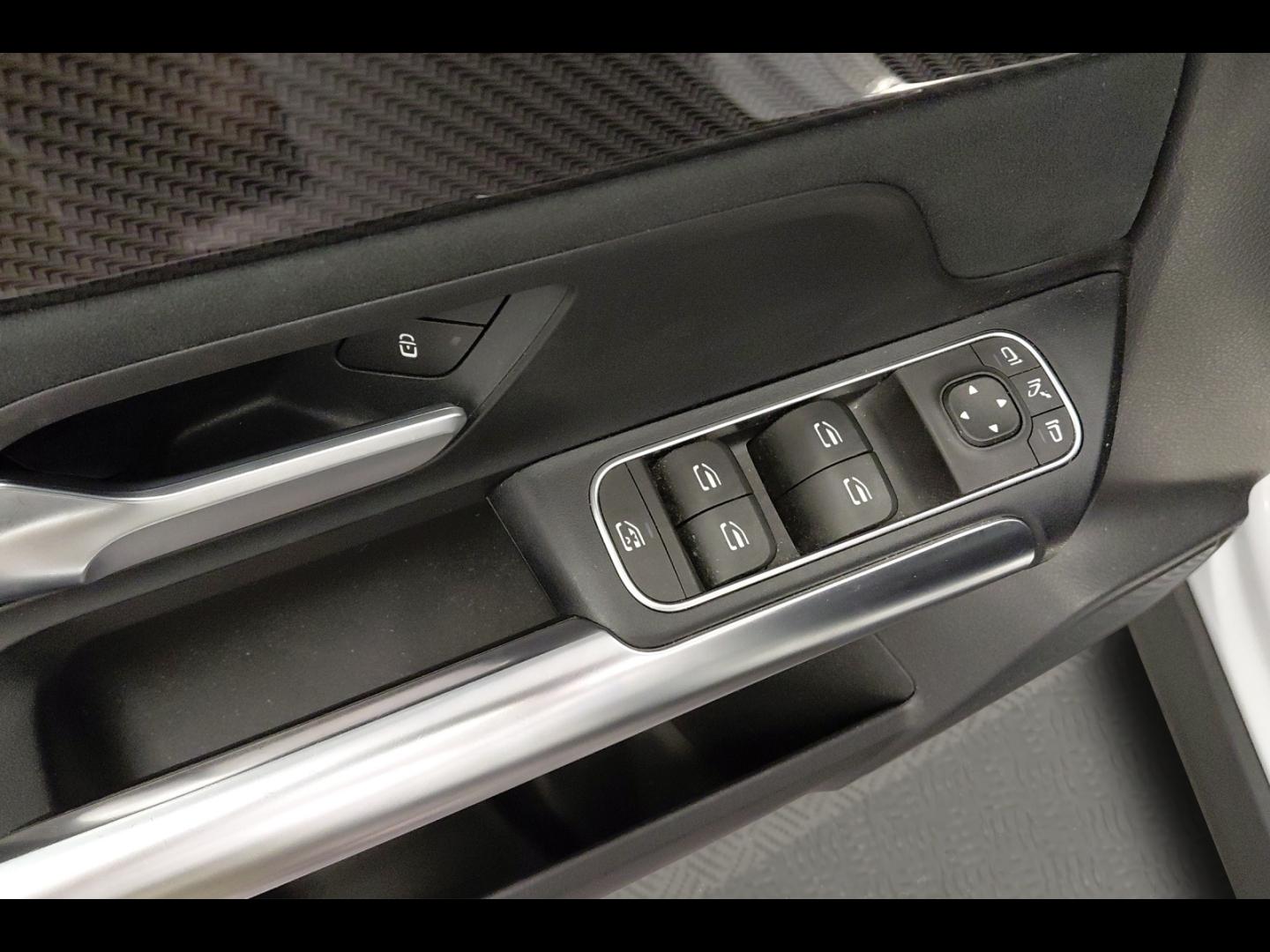 Image MERCEDES-BENZ GLA 200 d 150ch AMG Line 8G-DCT
