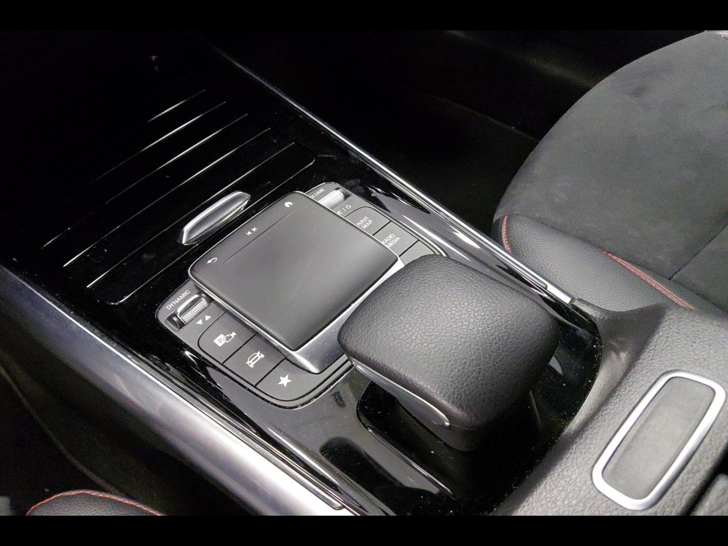 Image MERCEDES-BENZ GLA 200 d 150ch AMG Line 8G-DCT