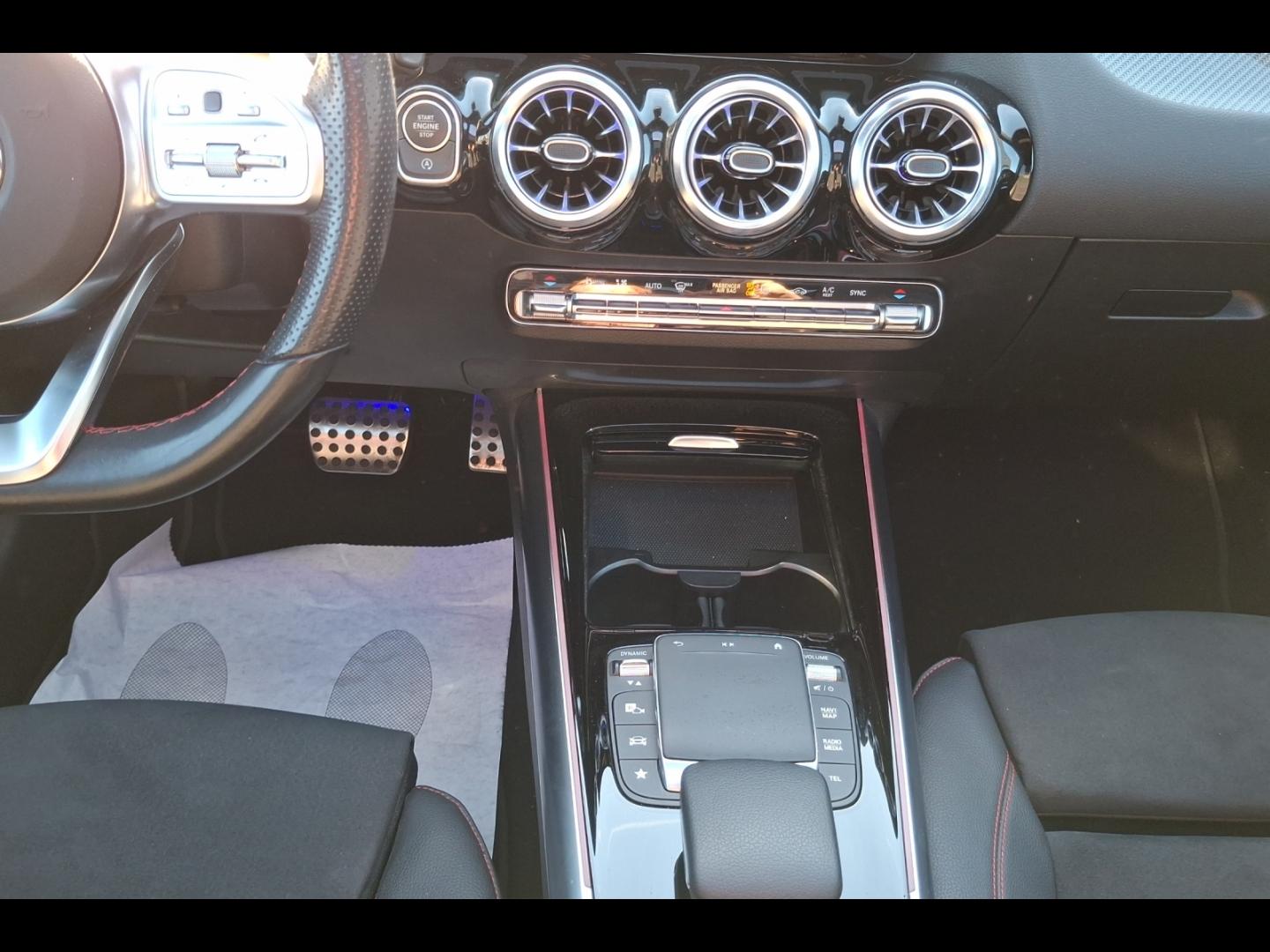 Image MERCEDES-BENZ GLA 200 d 150ch AMG Line 8G-DCT