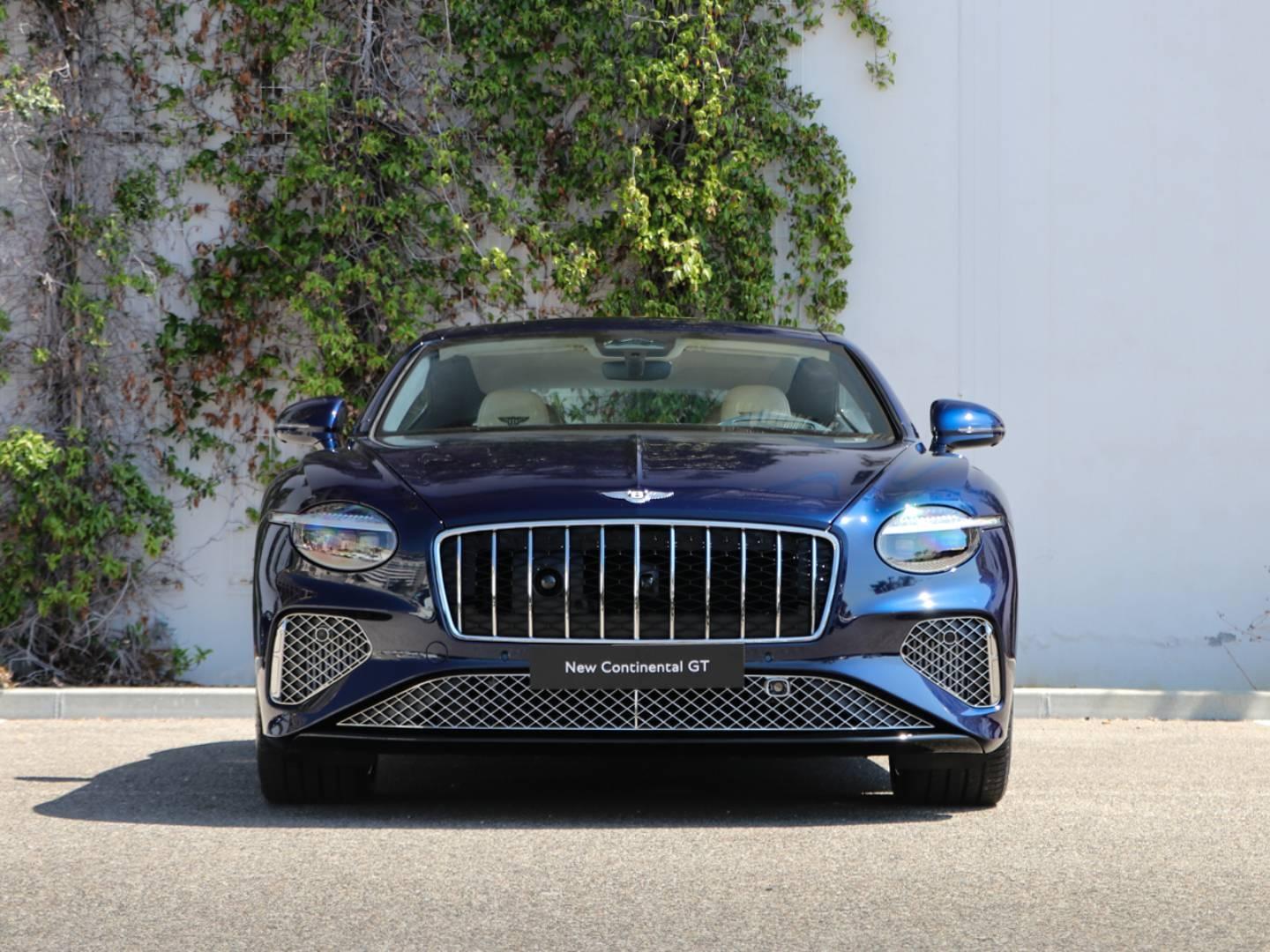 Photo BENTLEY CONTINENTAL GT Azure V8 Hybrid 680ch