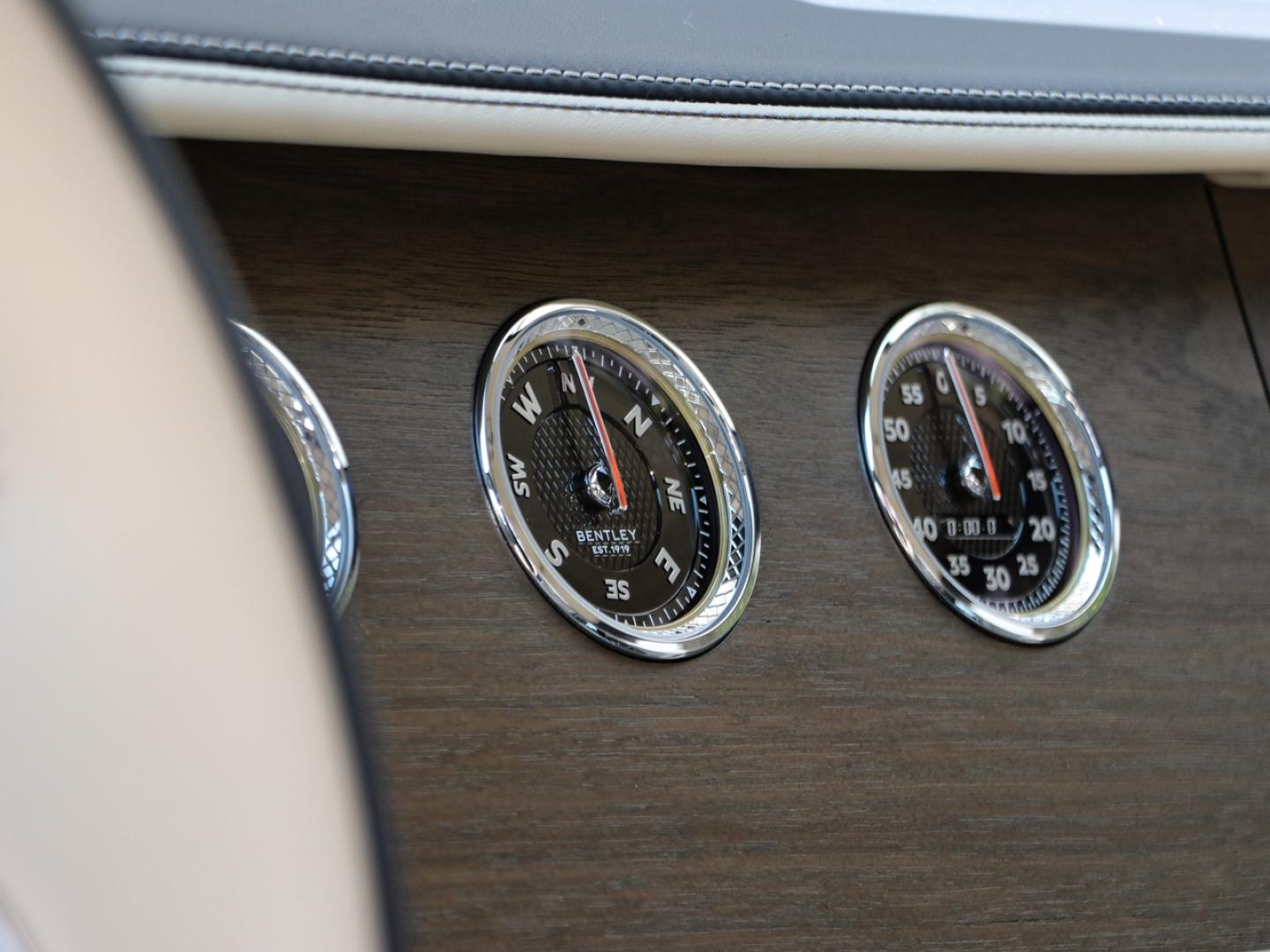 Image BENTLEY CONTINENTAL GT Azure V8 Hybrid 680ch