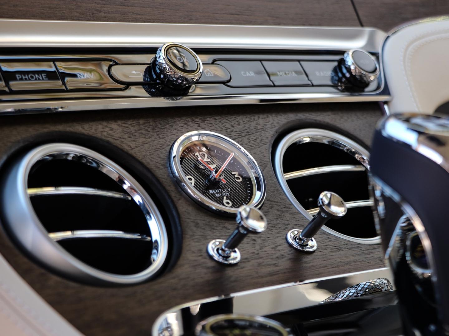 Image BENTLEY CONTINENTAL GT Azure V8 Hybrid 680ch