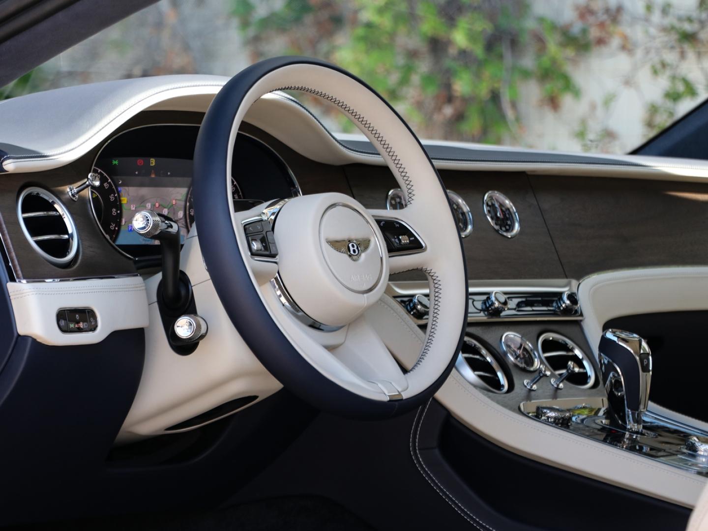 Image BENTLEY CONTINENTAL GT Azure V8 Hybrid 680ch