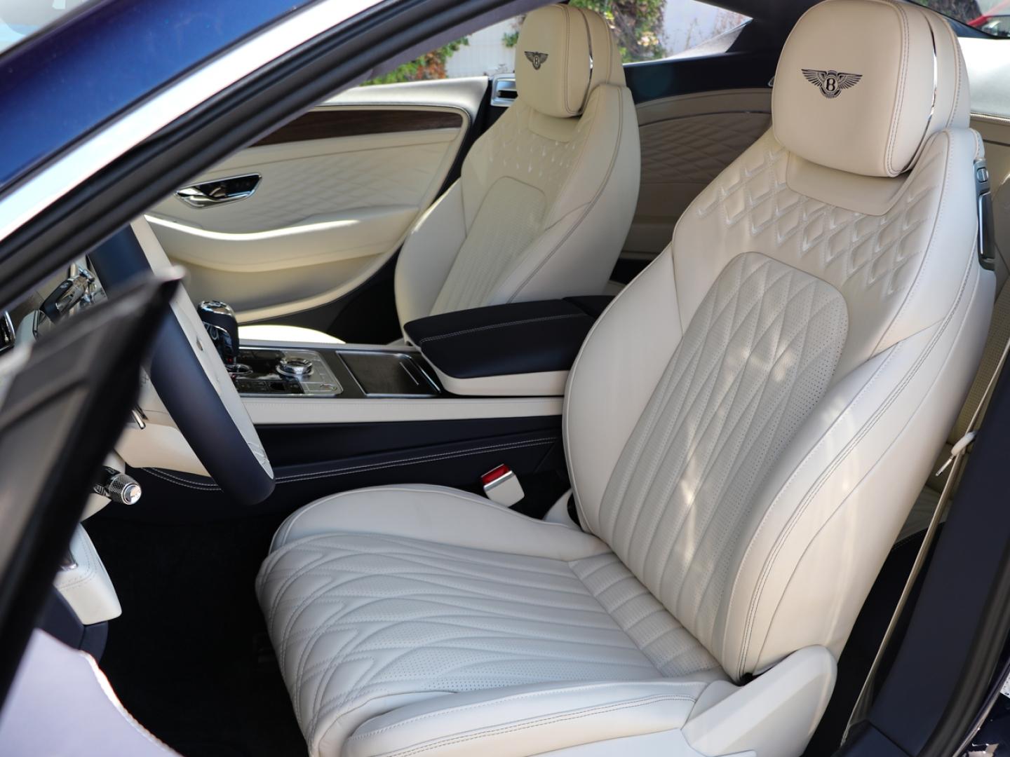 Image BENTLEY CONTINENTAL GT Azure V8 Hybrid 680ch