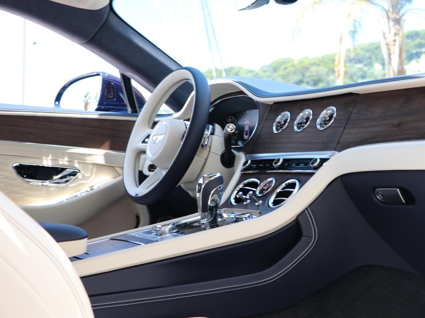 Image BENTLEY CONTINENTAL GT Azure V8 Hybrid 680ch