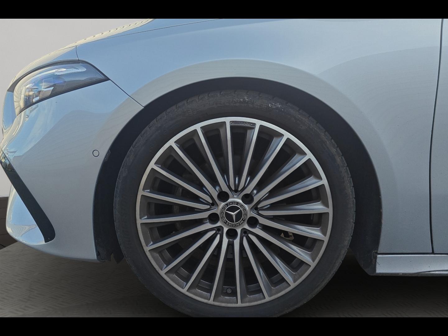 Image MERCEDES-BENZ Classe A 180 d 116ch AMG Line 8G-DCT