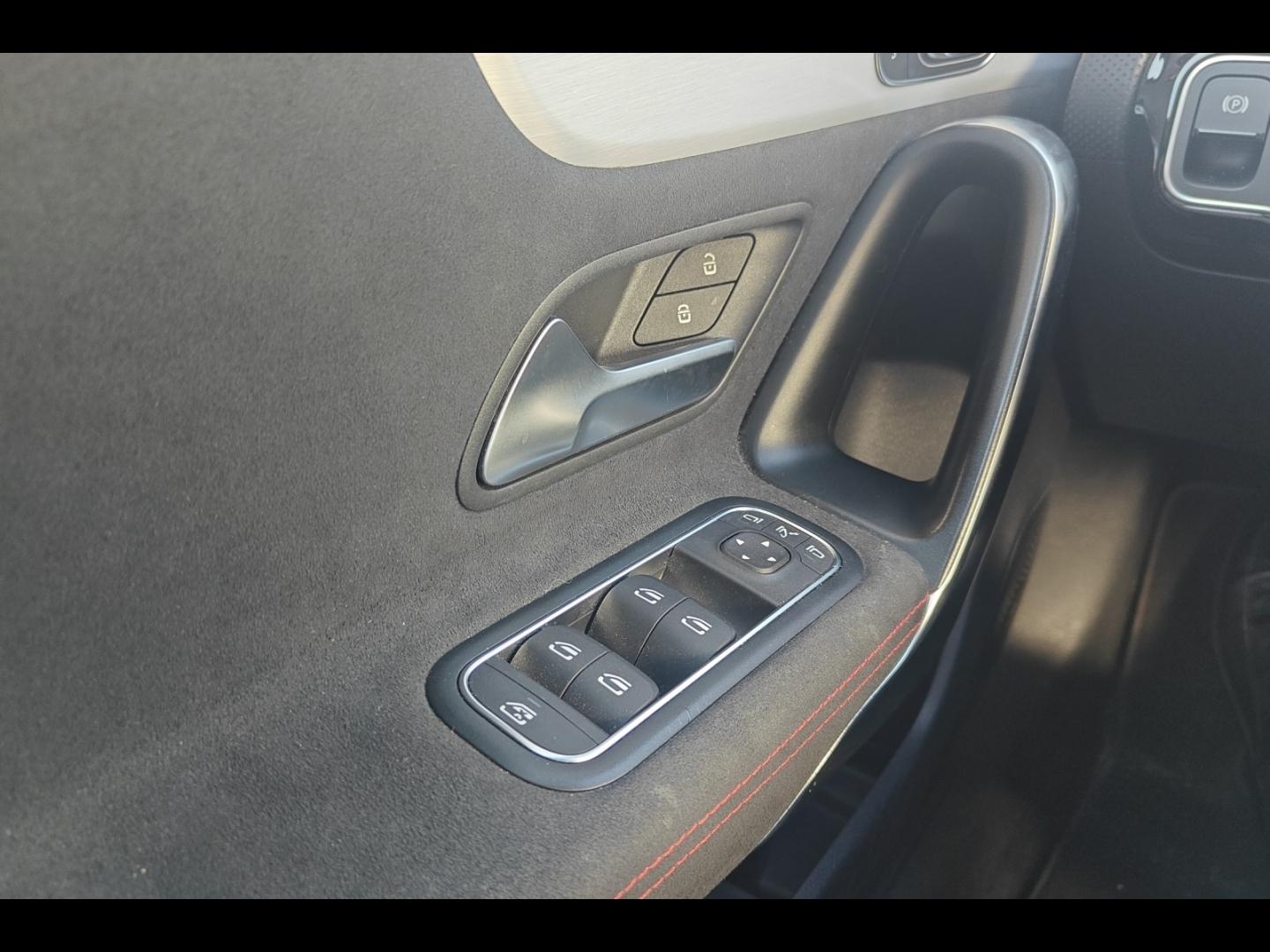 Image MERCEDES-BENZ Classe A 180 d 116ch AMG Line 8G-DCT