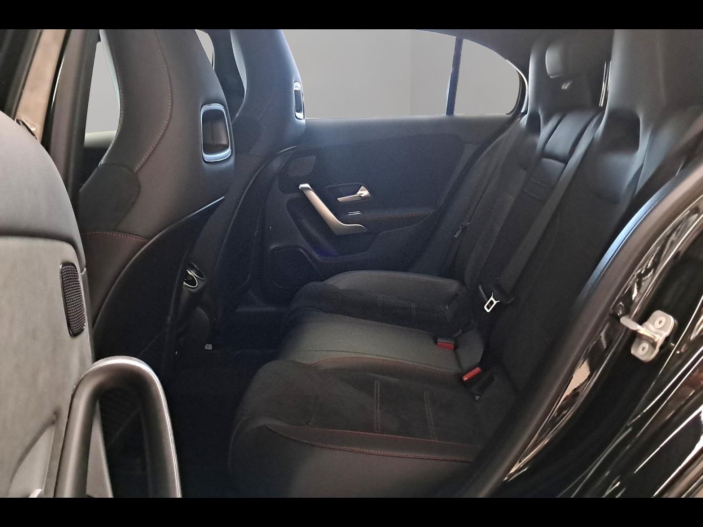 Image MERCEDES-BENZ Classe A 180 d 116ch AMG Line 8G-DCT