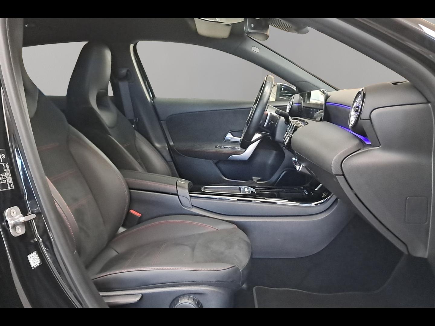 Image MERCEDES-BENZ Classe A 180 d 116ch AMG Line 8G-DCT