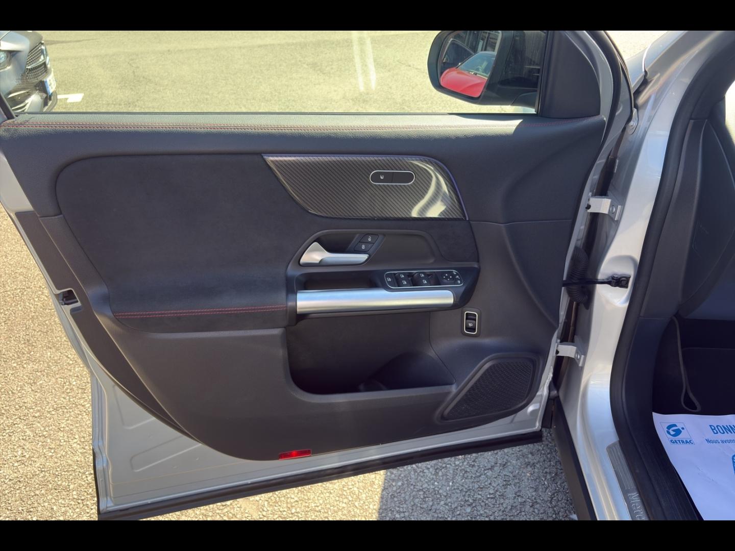 Image MERCEDES-BENZ GLA 200 d 150ch AMG Line 8G-DCT