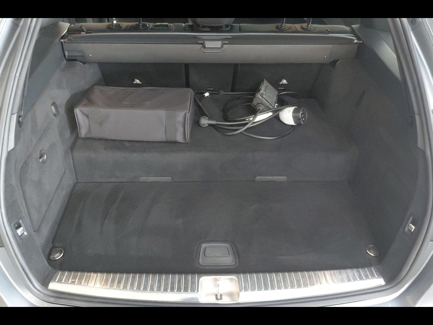 Image MERCEDES-BENZ Classe C Break 300 de 194+122ch AMG Line 9G-Tronic