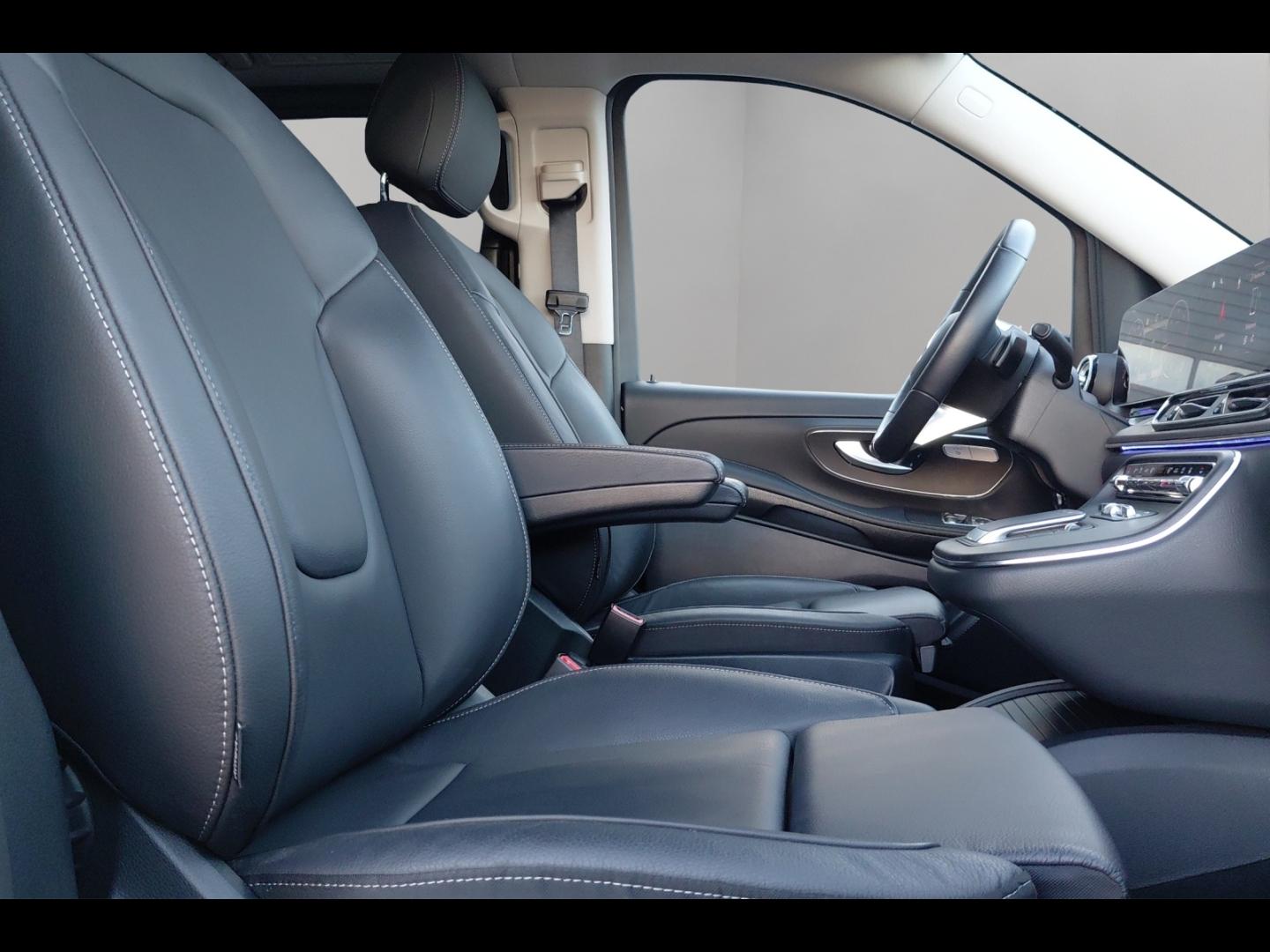 Image MERCEDES-BENZ Classe V 300 d Extra-Long Avantgarde 9G-Tronic