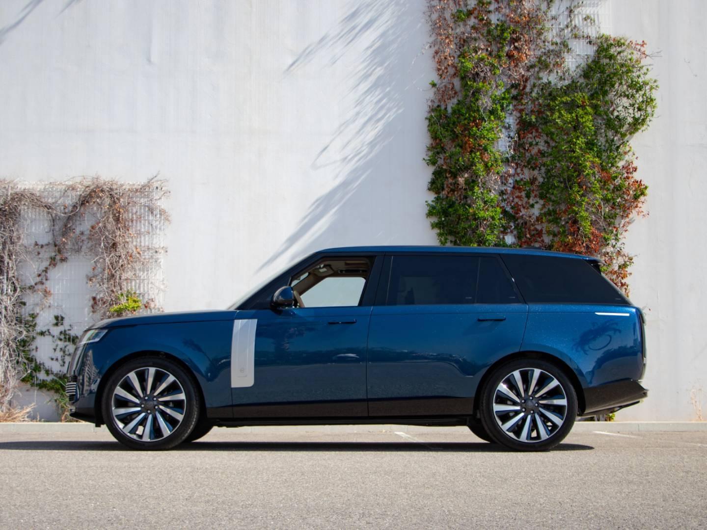 Image LAND-ROVER Range Rover 4.4 P615 615ch SV LWB