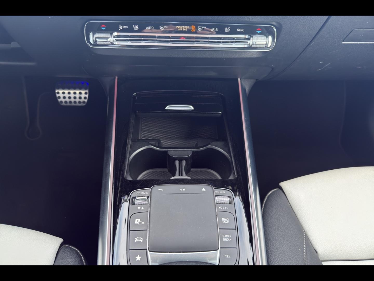 Image MERCEDES-BENZ GLA 200 d 150ch AMG Line 8G-DCT