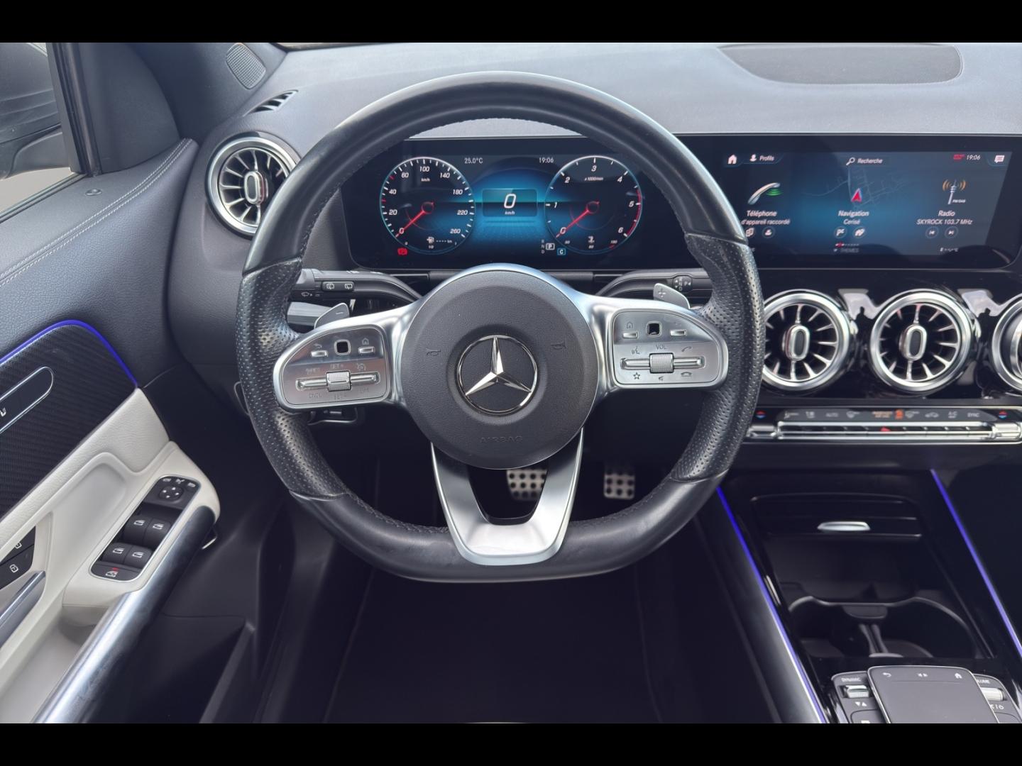 Image MERCEDES-BENZ GLA 200 d 150ch AMG Line 8G-DCT