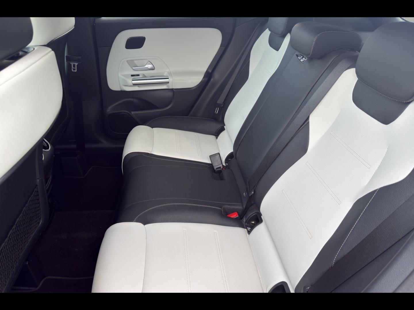 Image MERCEDES-BENZ GLA 200 d 150ch AMG Line 8G-DCT