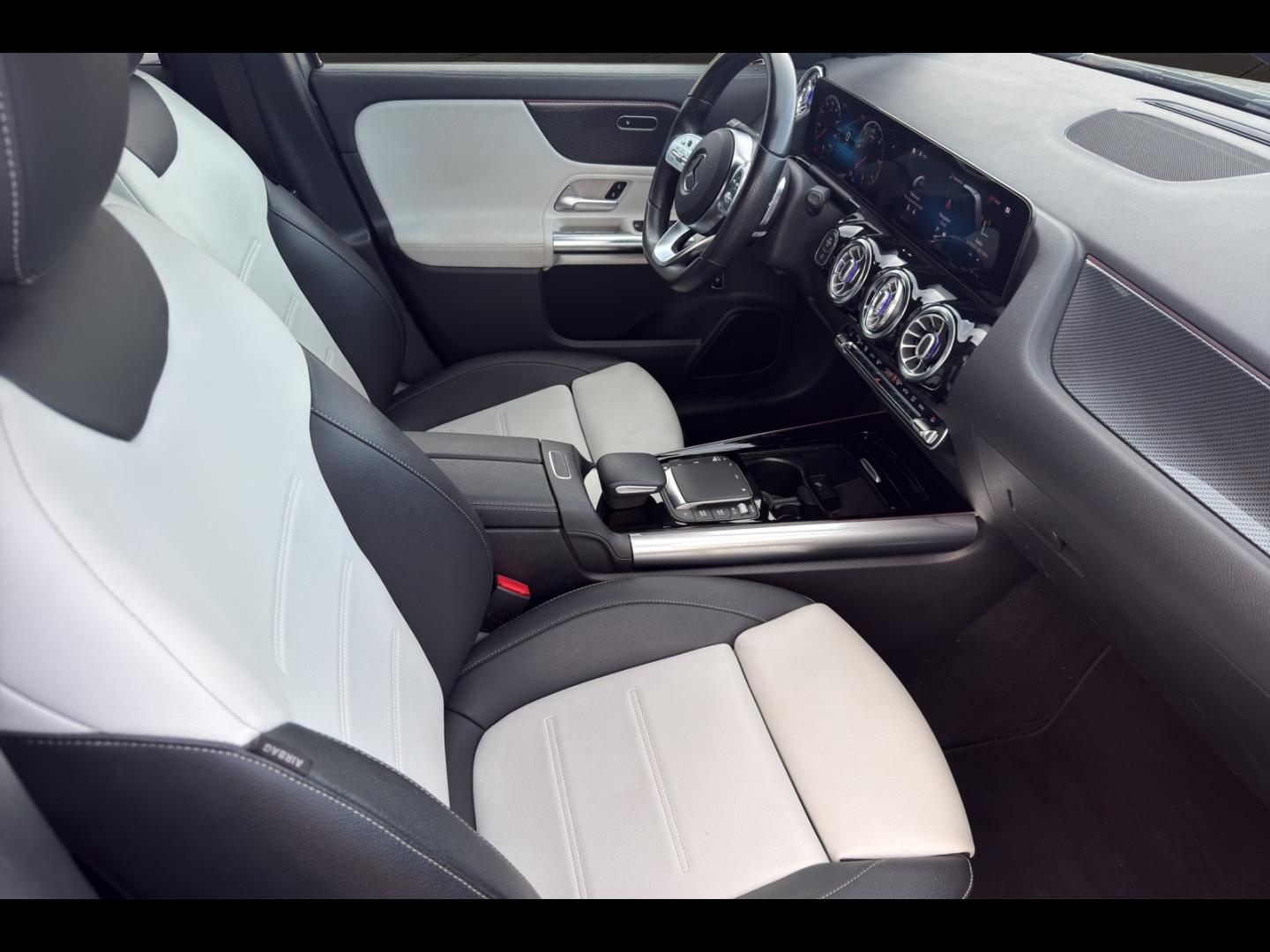 Image MERCEDES-BENZ GLA 200 d 150ch AMG Line 8G-DCT