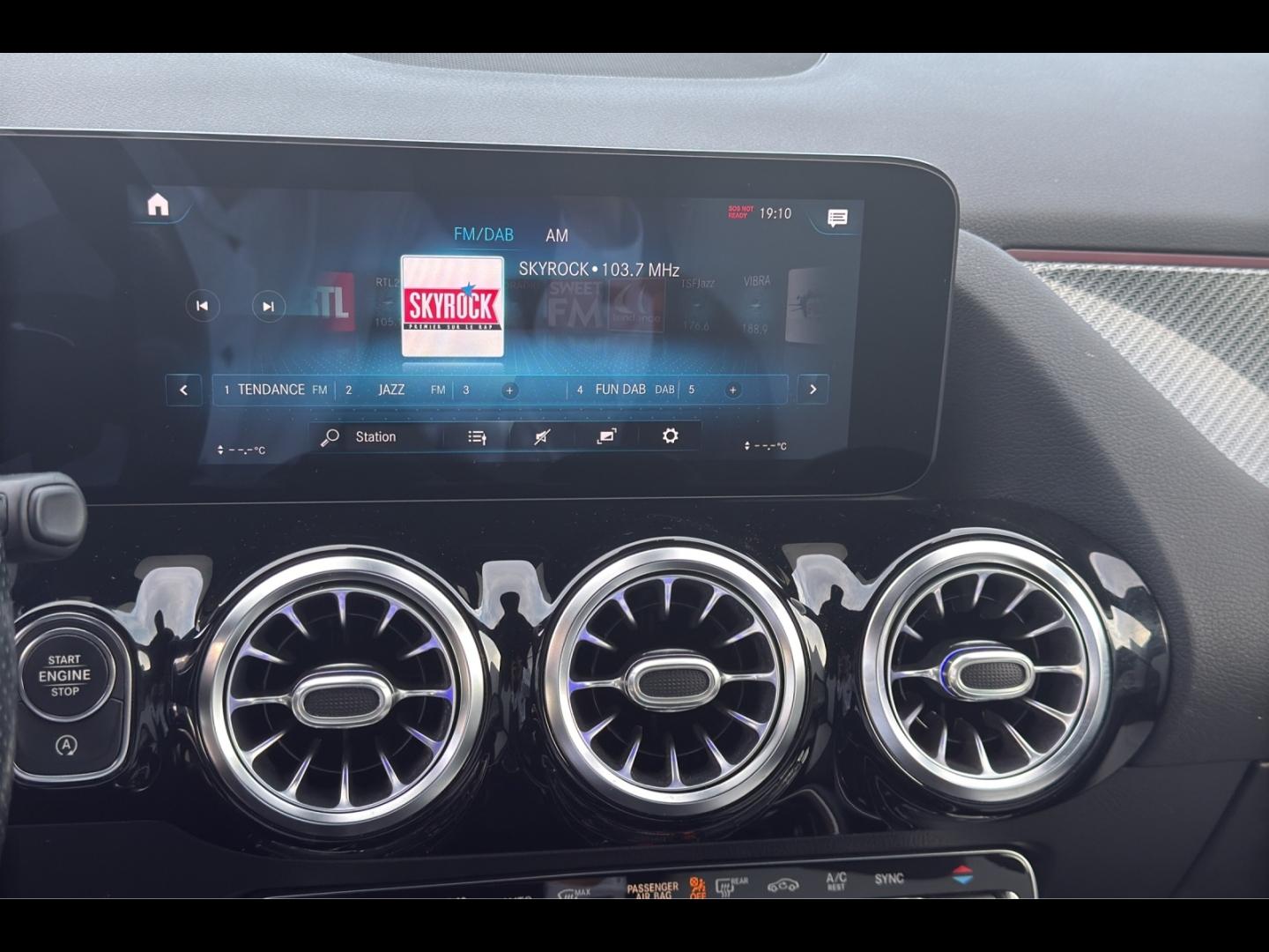 Image MERCEDES-BENZ GLA 200 d 150ch AMG Line 8G-DCT
