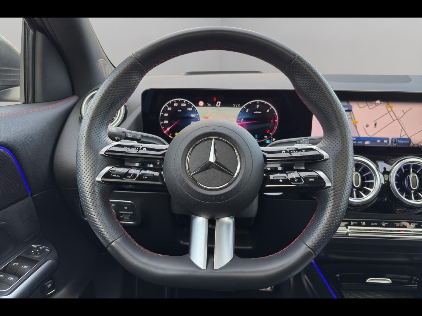Image MERCEDES-BENZ GLA 200 d 150ch AMG Line 8G-DCT