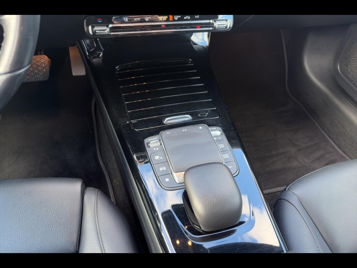 Image MERCEDES-BENZ Classe A 180 d 116ch Progressive Line 8G-DCT