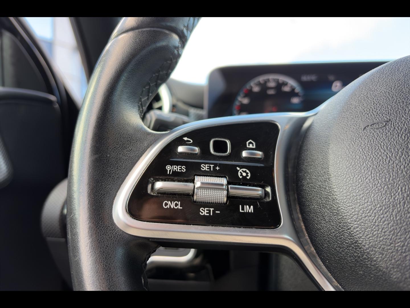 Image MERCEDES-BENZ Classe A 180 d 116ch Progressive Line 8G-DCT