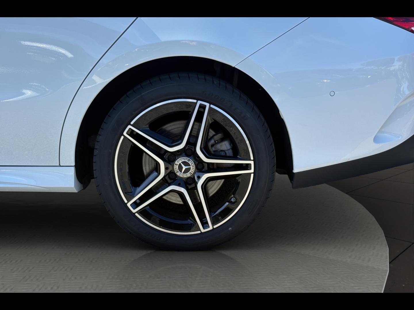 Image MERCEDES-BENZ CLA Shooting Brake 250 e 160+102ch AMG Line 8G-DCT