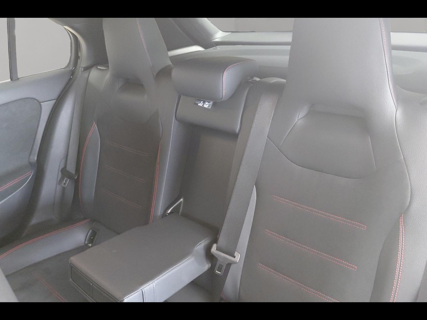 Image MERCEDES-BENZ Classe A 250 e 163+109ch AMG Line 8G-DCT