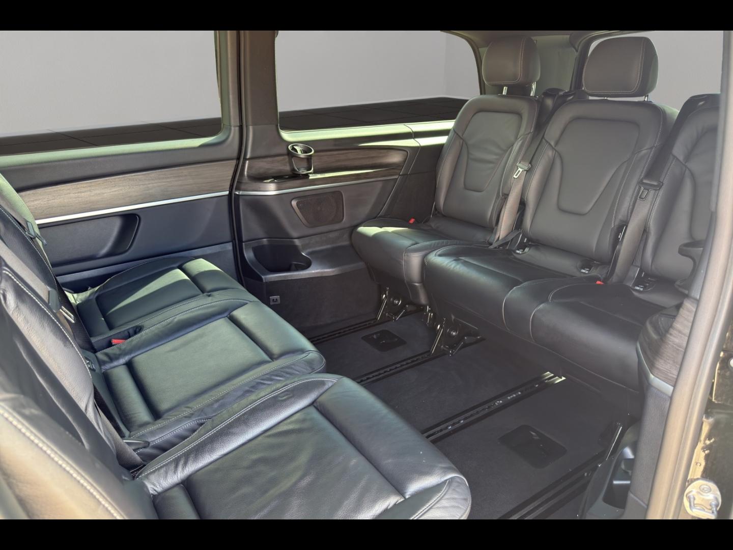 Image MERCEDES-BENZ Classe V 300 d Extra-Long Avantgarde 9G-Tronic