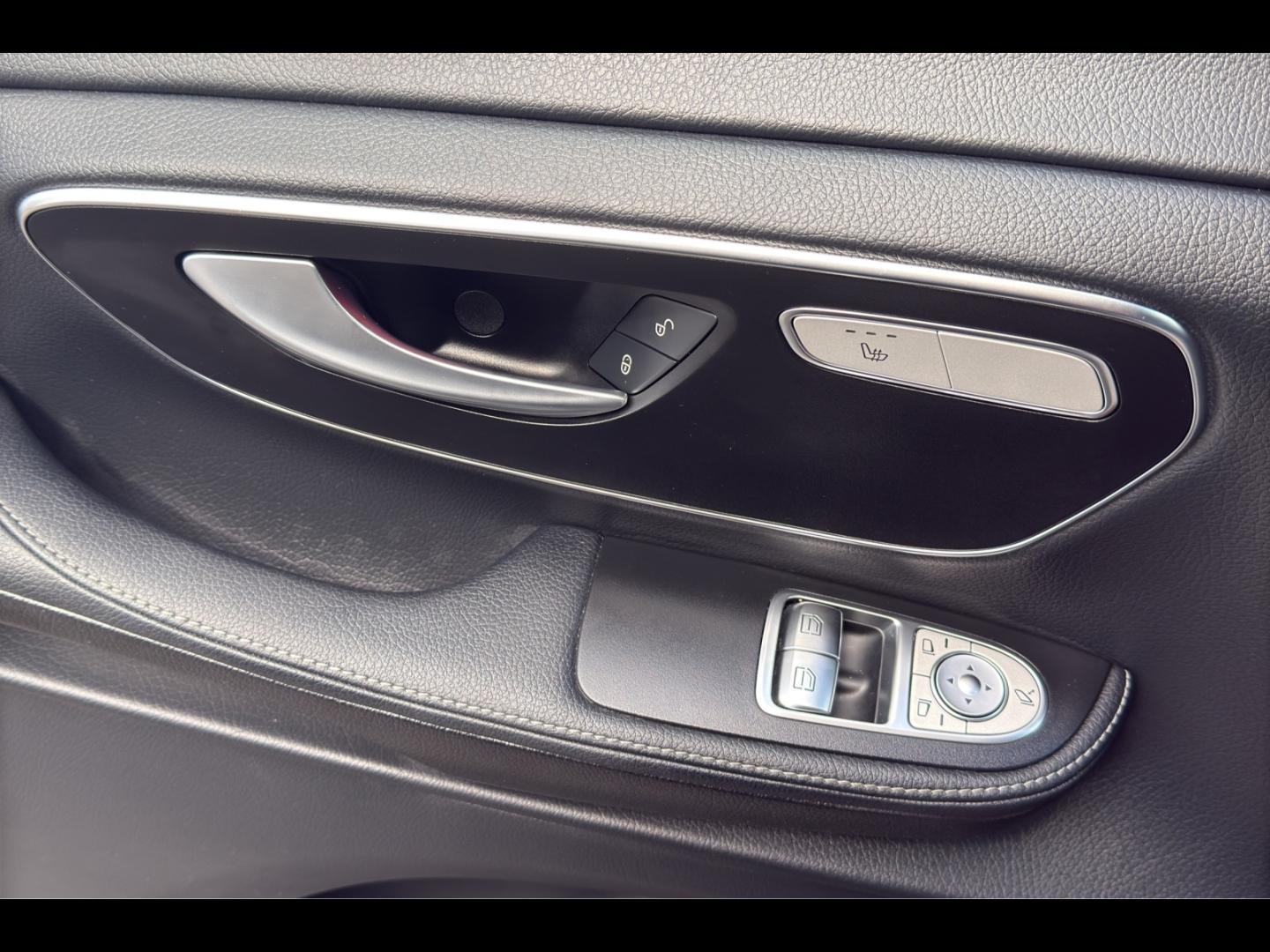 Image MERCEDES-BENZ Classe V 300 d Extra-Long Avantgarde 9G-Tronic