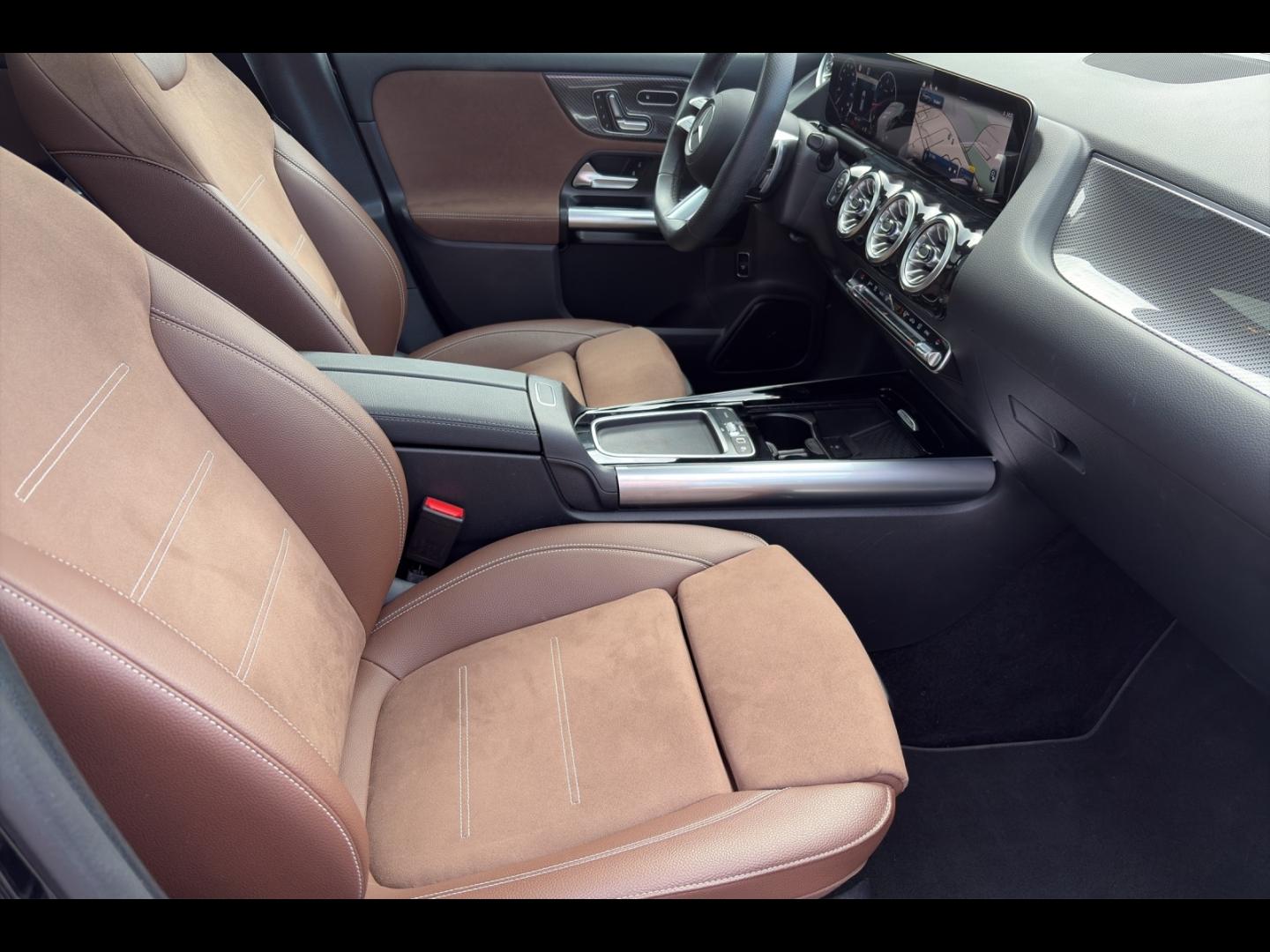 Image MERCEDES-BENZ GLA 200 d 150ch AMG Line 8G-DCT