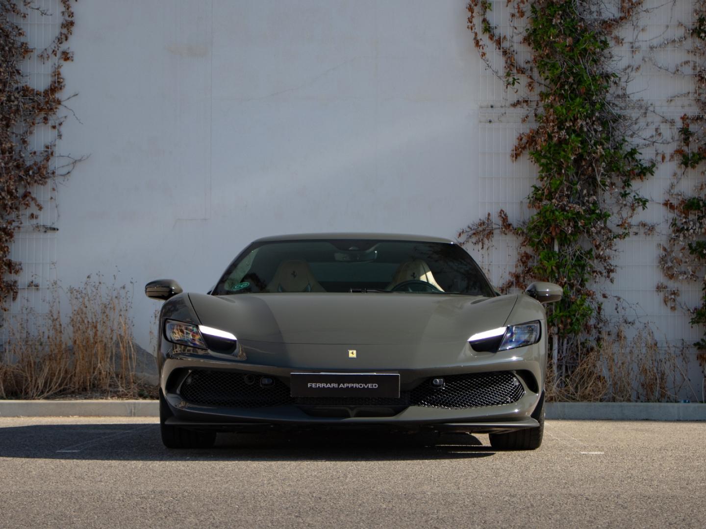 Photo FERRARI 296 GTB V6 Biturbo 3.0