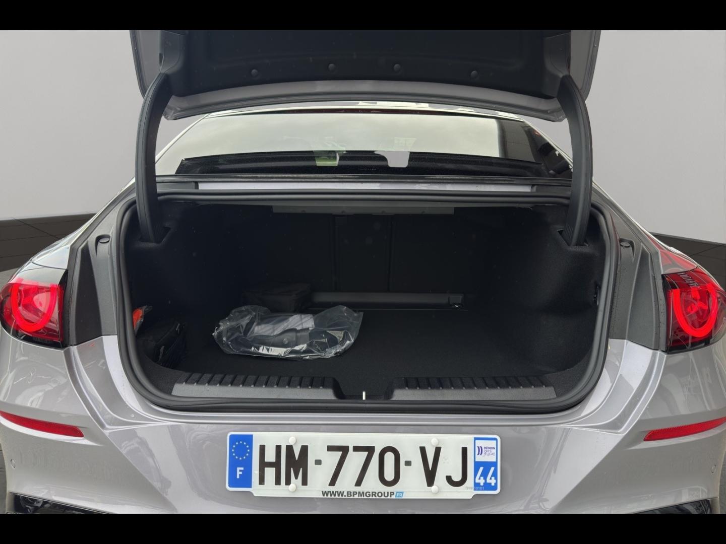 Image MERCEDES-BENZ Classe C 400 489ch 94,5kWh AMG Line 4Matic