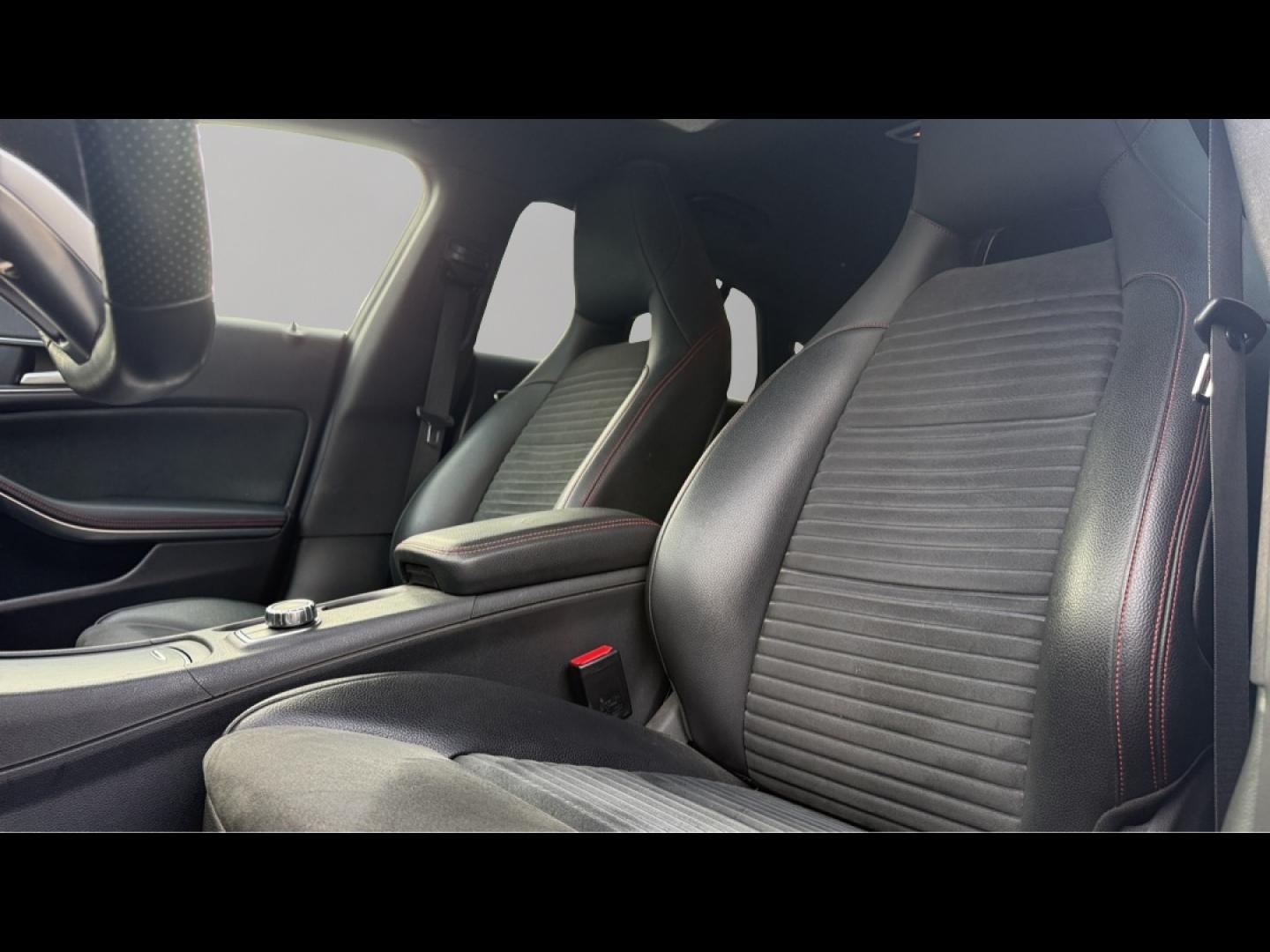 Image MERCEDES-BENZ CLA Shooting Brake 200 Fascination 7G-DCT Euro6d-T