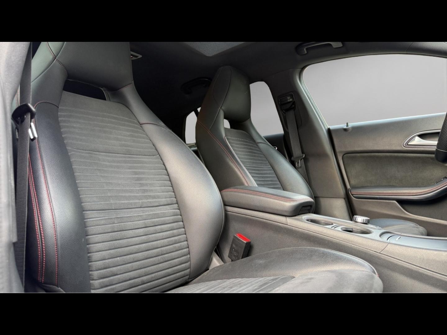 Image MERCEDES-BENZ CLA Shooting Brake 200 Fascination 7G-DCT Euro6d-T
