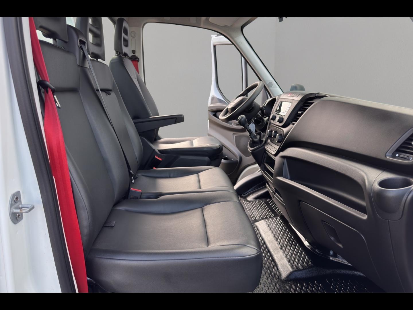 Image IVECO Daily CCb 35C16H empattement 3450 3.0 Tor