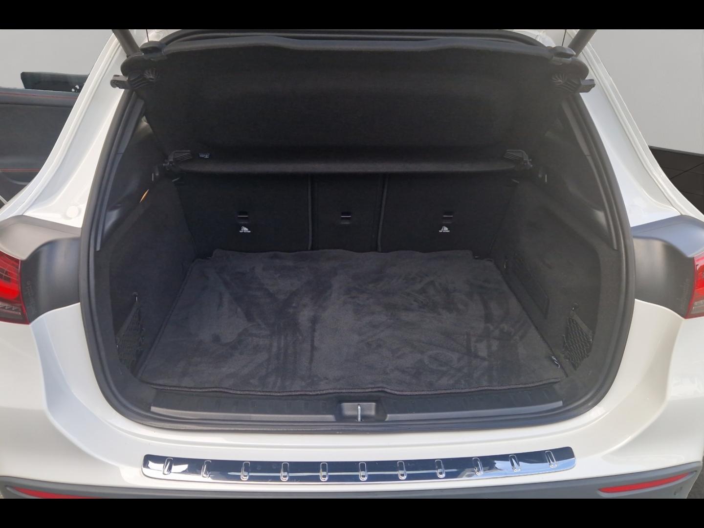 Image MERCEDES-BENZ GLA 200 d 150ch AMG Line 8G-DCT