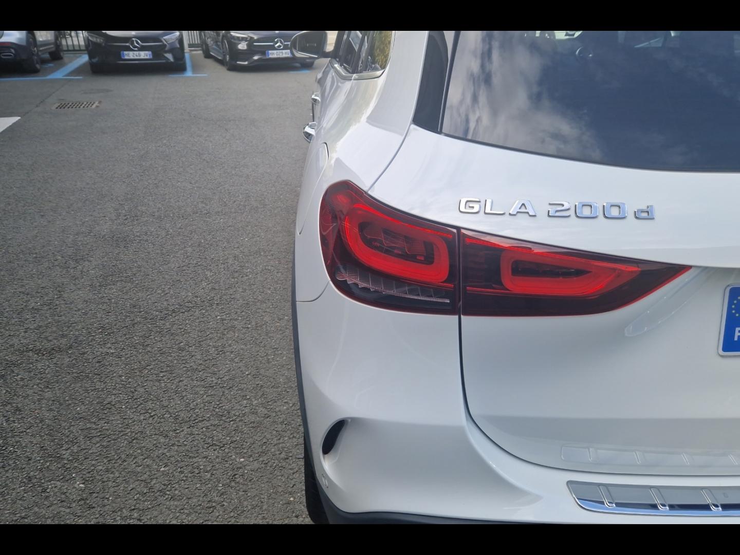 Image MERCEDES-BENZ GLA 200 d 150ch AMG Line 8G-DCT