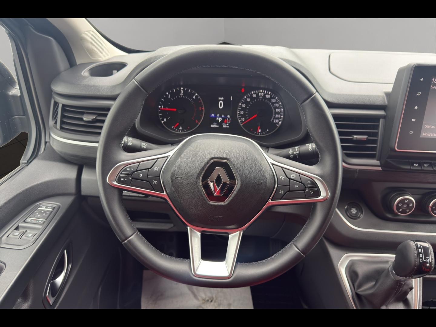 Image RENAULT Trafic Fg L2H1 3T 2.0 Blue dCi 150ch Cabine Approfondie RED EDITION EDC