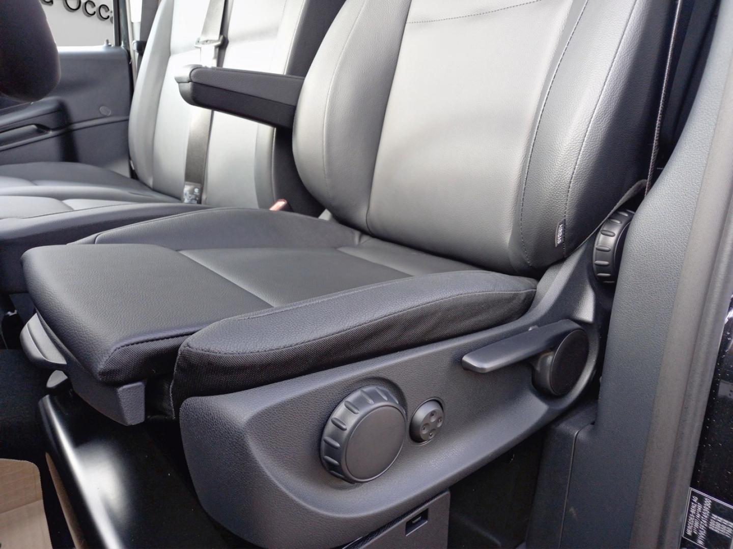 Image MERCEDES-BENZ Vito Tourer 116 CDI Long Select 9 Places