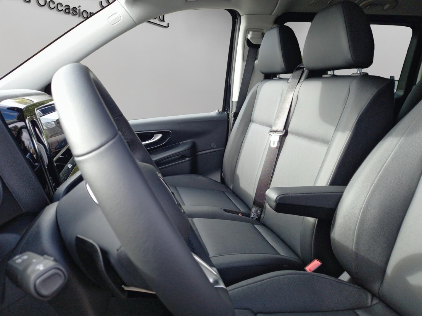 Image MERCEDES-BENZ Vito Tourer 116 CDI Long Select 9 Places